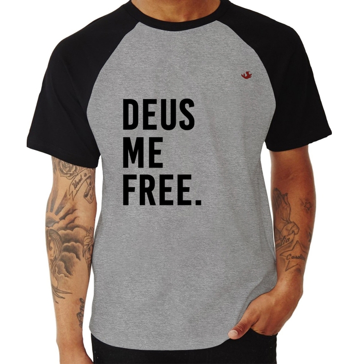 Camiseta Raglan Deus me free - Cinza/Preto