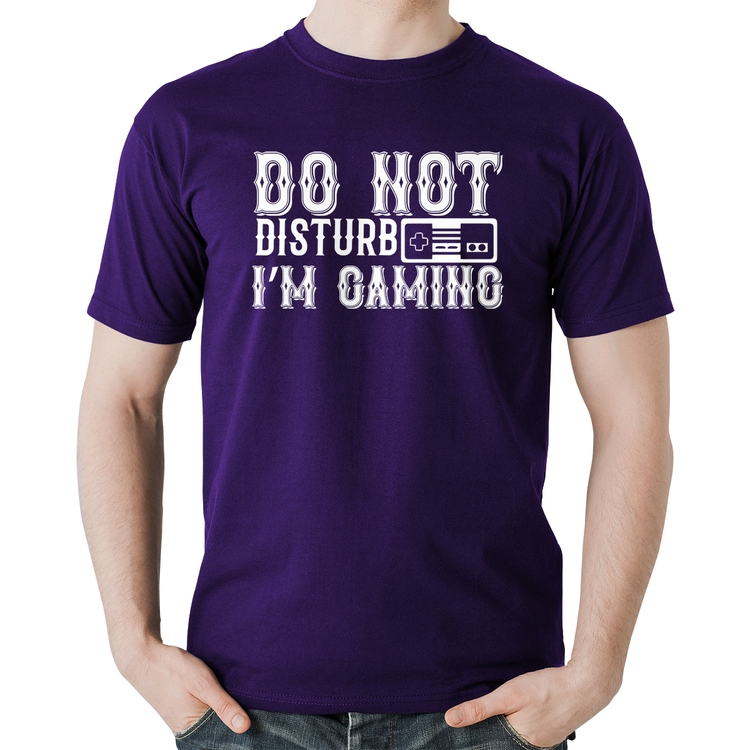 Camiseta Algodão Do Not Disturb I'm Gaming - Roxa