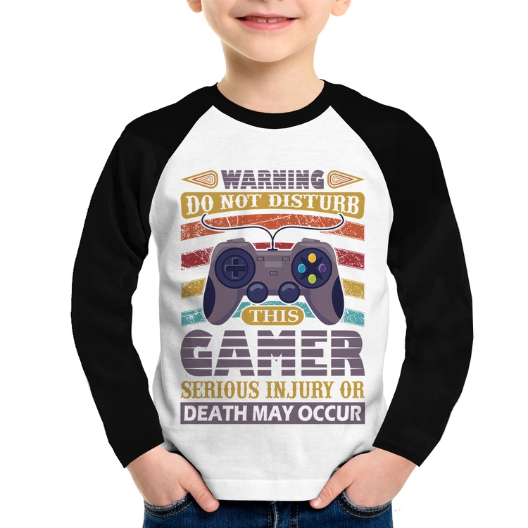 Camiseta Raglan Infantil Do Not Disturb This Gamer Manga Longa