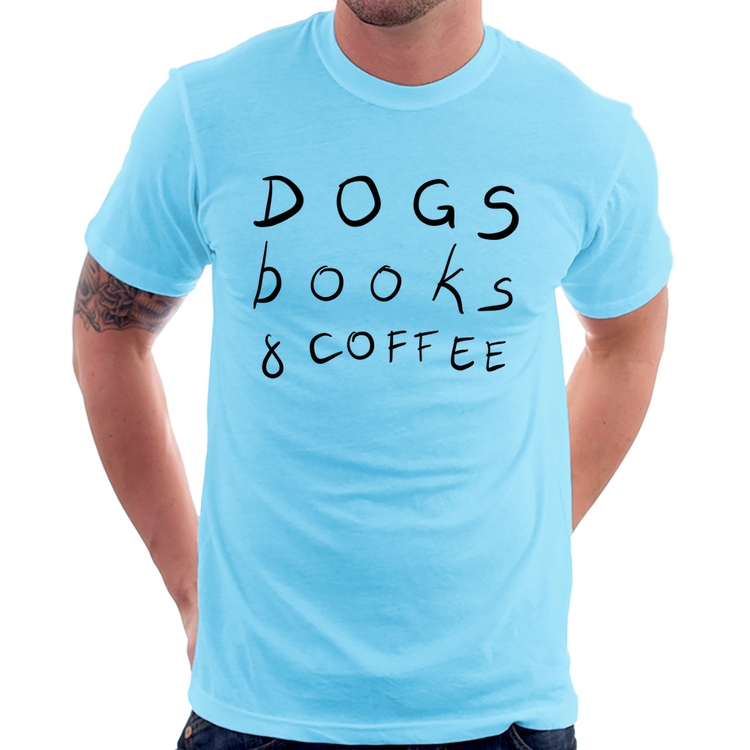 Camiseta Dogs Books and Coffee - Azul Bebê