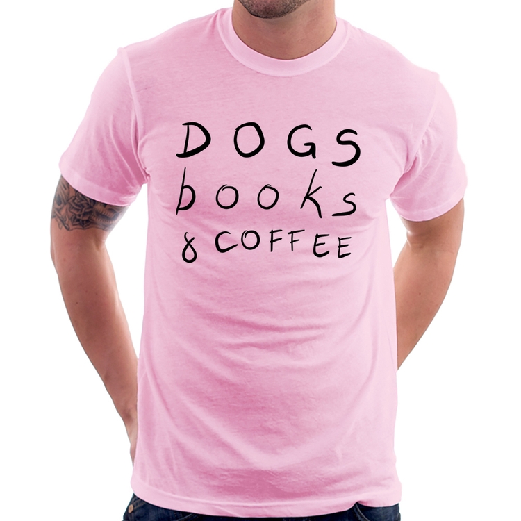 Camiseta Dogs Books and Coffee - Rosa Bebê