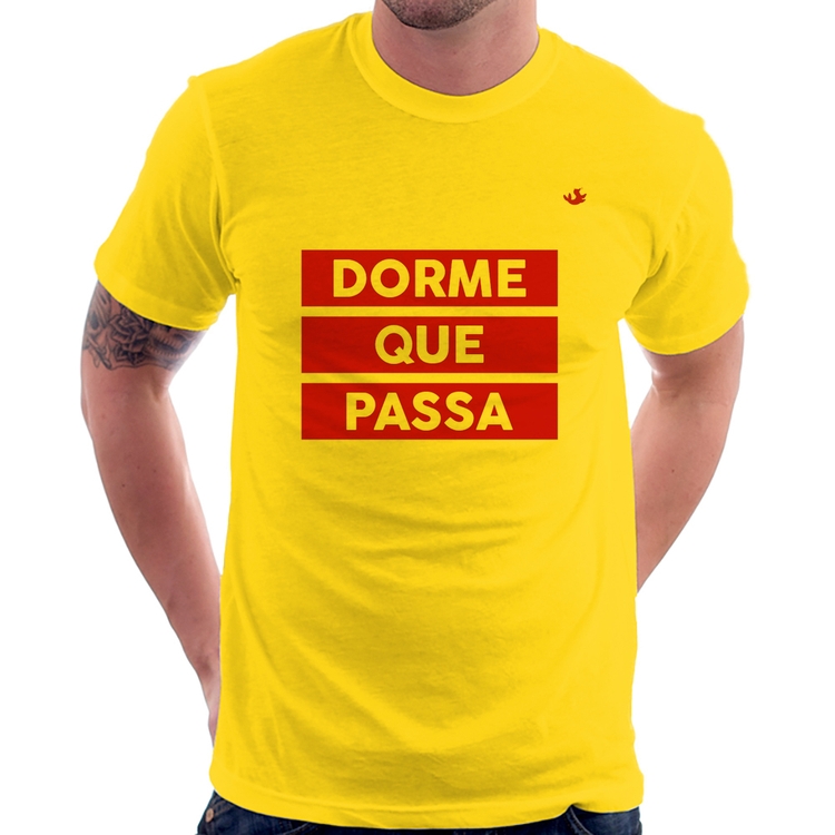 Camiseta Dorme que passa - Amarela