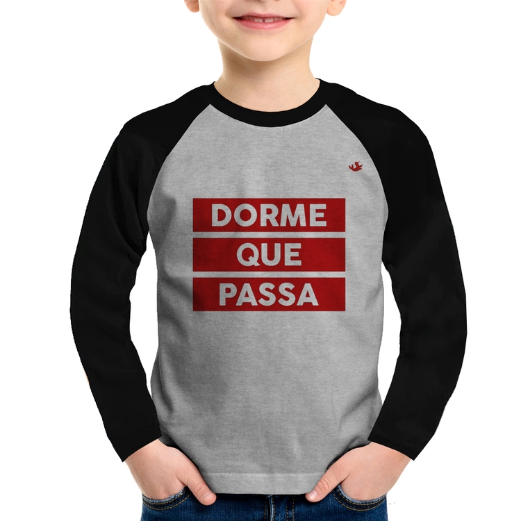 Camiseta Raglan Infantil Dorme que passa Manga Longa - Cinza/Preto