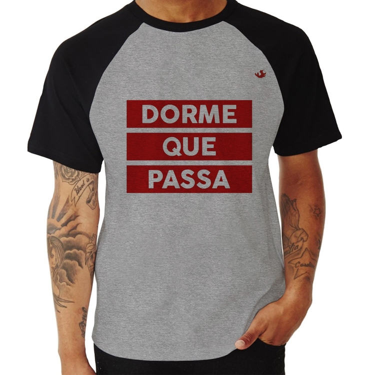 Camiseta Raglan Dorme que passa - Cinza/Preto