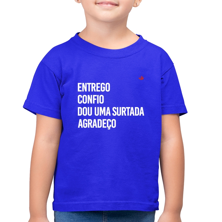 Camiseta Algodão Infantil Dou uma surtada - Azul Royal