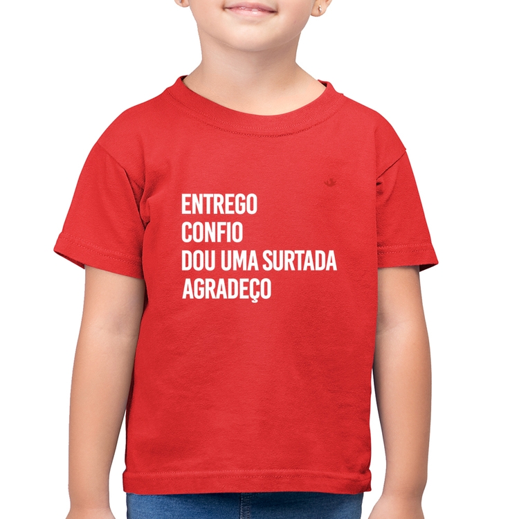 Camiseta Algodão Infantil Dou uma surtada - Vermelha