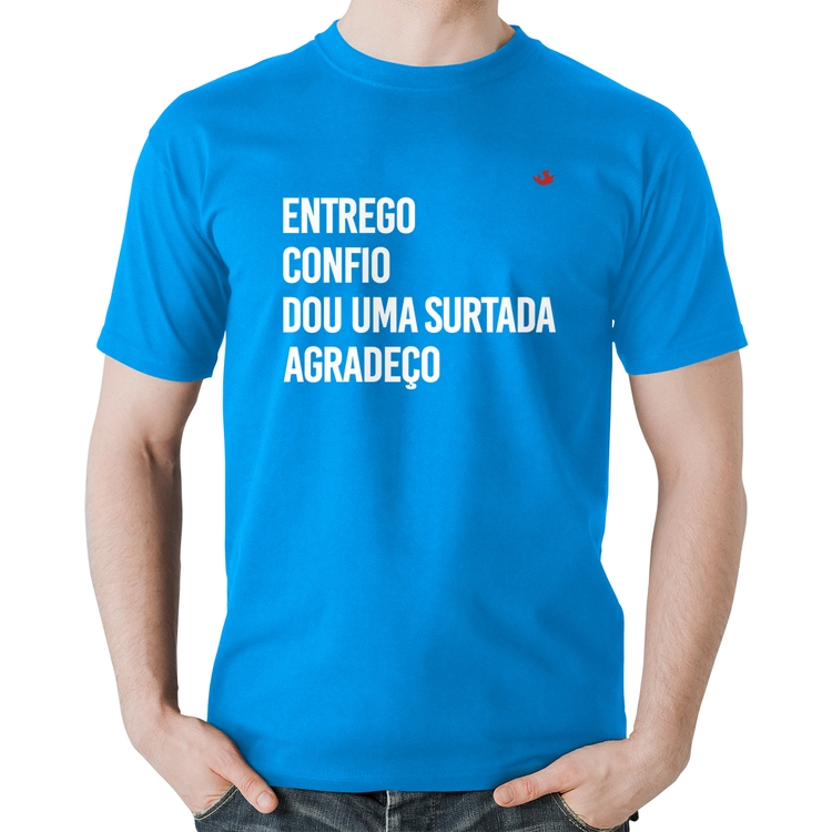 Camiseta Algodão Dou uma surtada - Azul