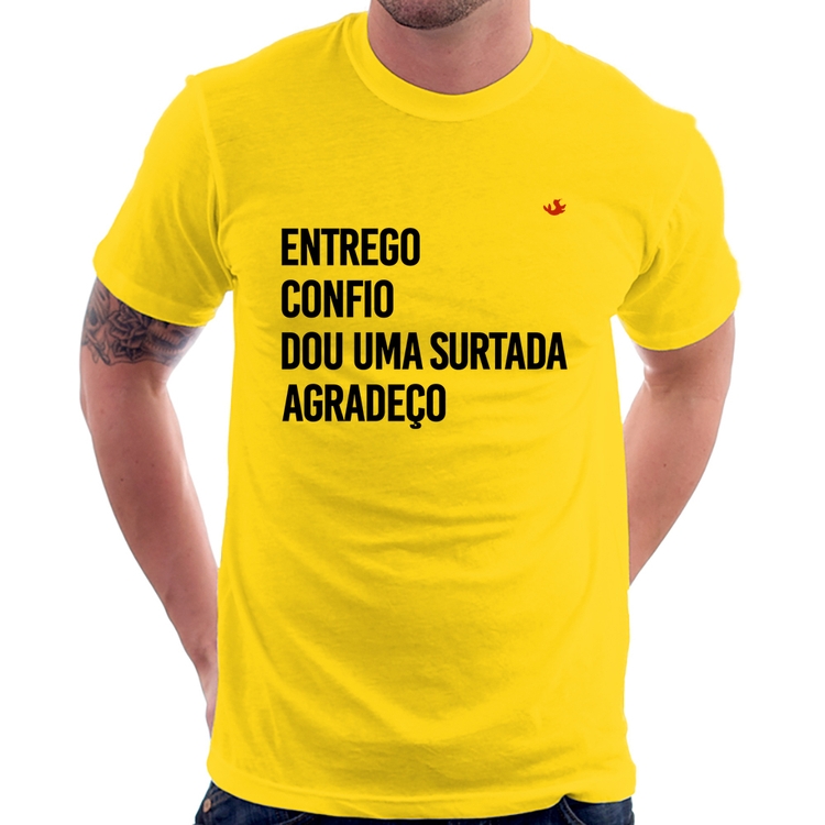 Camiseta Dou uma surtada - Amarela