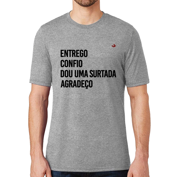 Camiseta Dou uma surtada - Cinza
