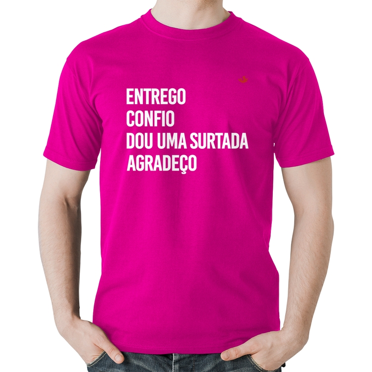 Camiseta Algodão Dou uma surtada - Rosa