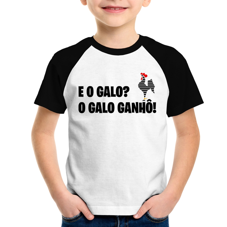 Camiseta Raglan Infantil E o galo? O galo ganhô!