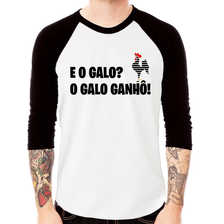 Camiseta Raglan E o galo? O galo ganhô! Manga 3/4