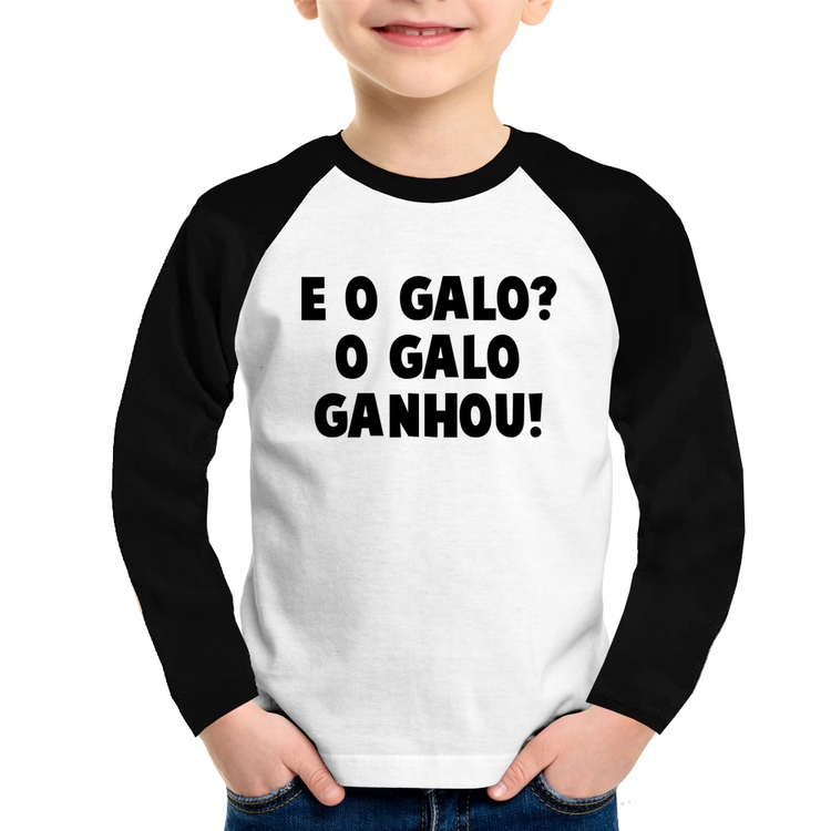 Camiseta Raglan Infantil E o galo? O galo ganhou! Manga Longa