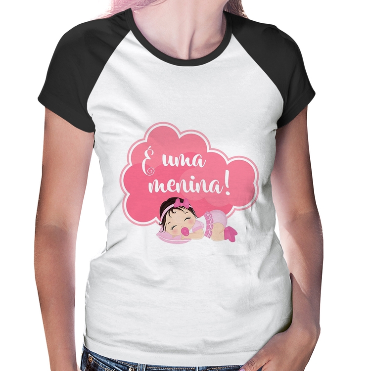 Baby Look Raglan É uma uma menina