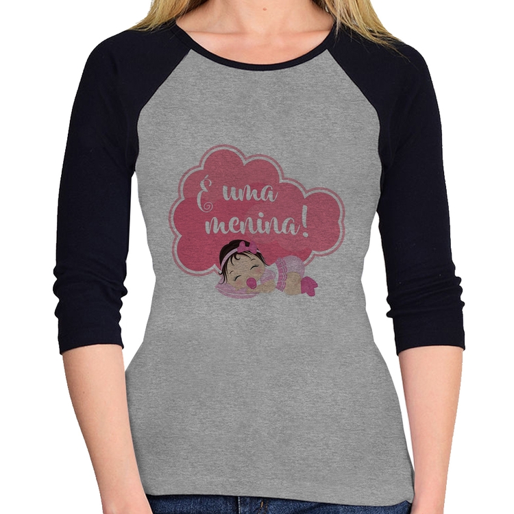 Baby Look Raglan É uma uma menina Manga 3/4 - Cinza/Preto
