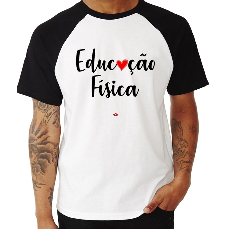 Camiseta Raglan Educação Física por amor