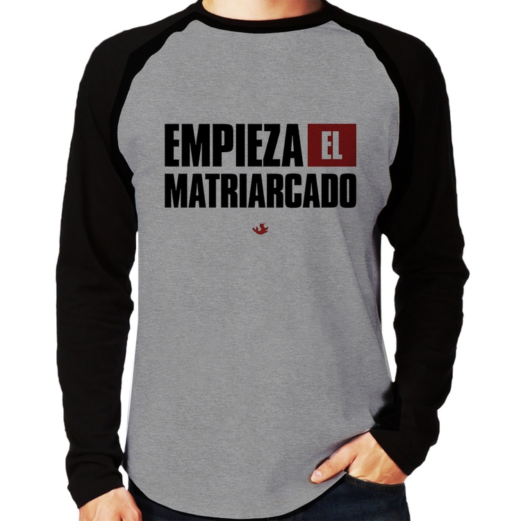Camiseta Raglan ¡Empieza el matriarcado! Manga Longa - Cinza/Preto