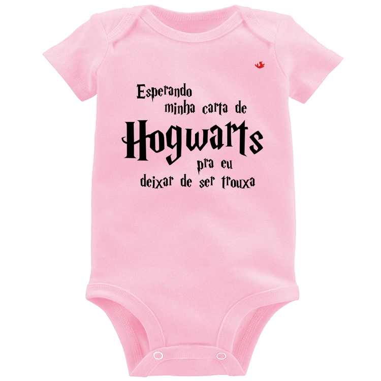 Body Bebê Esperando minha carta de Hogwarts - Rosa Bebê