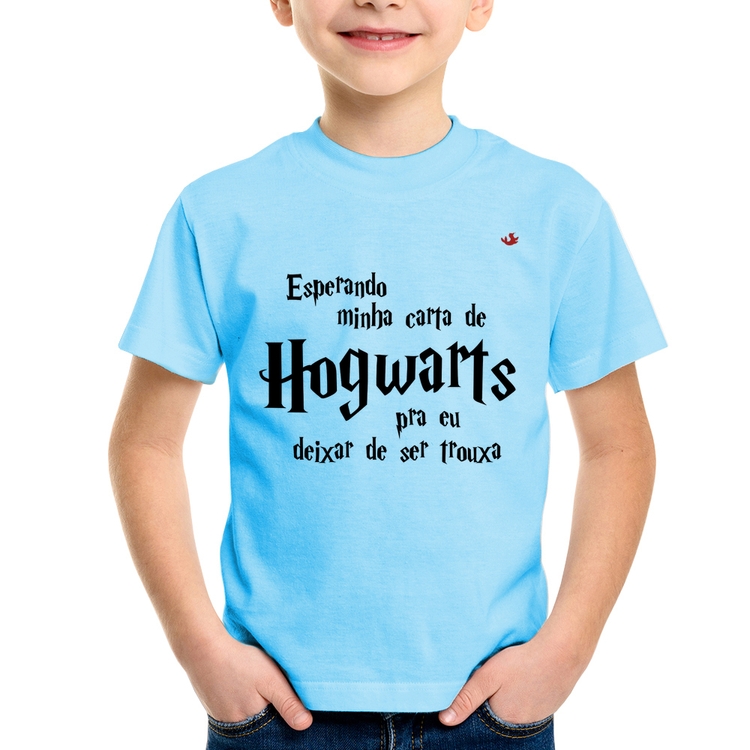 Camiseta Infantil Esperando minha carta de Hogwarts - Azul Bebê