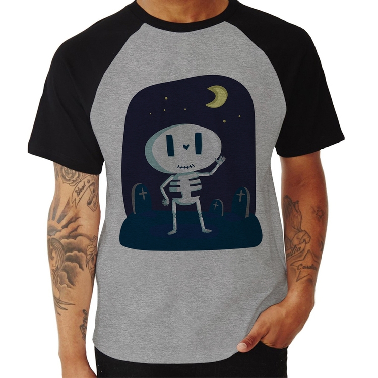 Camiseta Raglan Esqueleto - Cinza/Preto
