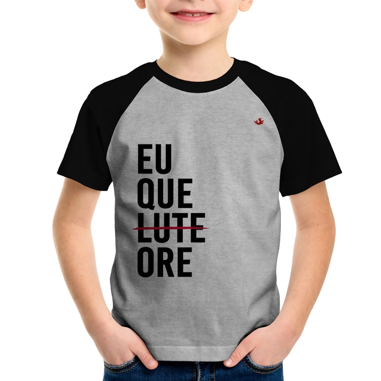 Camiseta Raglan Infantil Eu que ore - Cinza/Preto