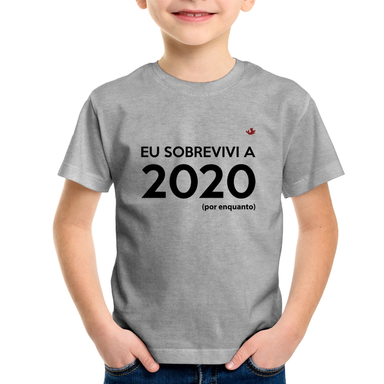Camiseta Infantil Eu sobrevivi a 2020 (por enquanto) - Cinza