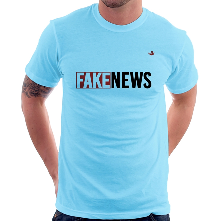 Camiseta Fake News - Azul Bebê