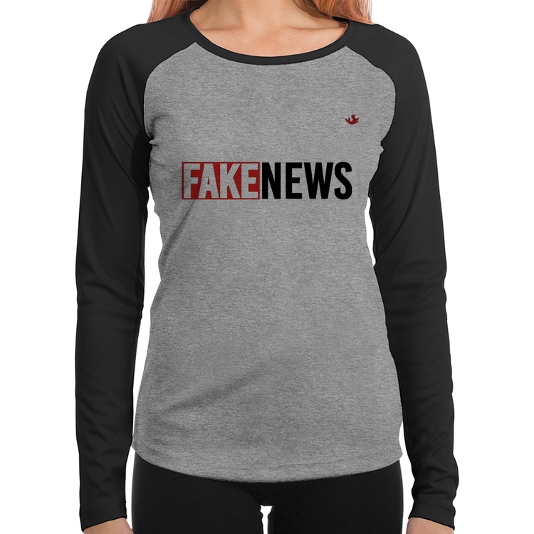 Baby Look Raglan Fake News Manga Longa - Cinza/Preto