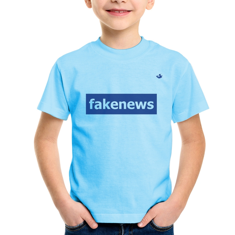 Camiseta Infantil fakenews - Azul Bebê