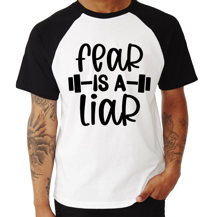Camiseta Raglan Fear Is A Liar