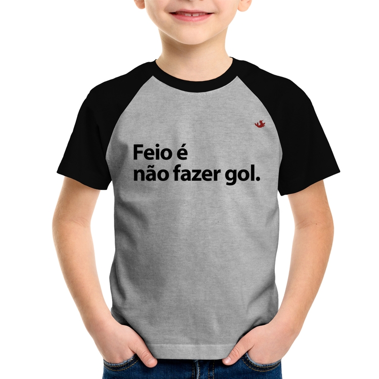 Camiseta Raglan Infantil Feio é não fazer gol - Cinza/Preto