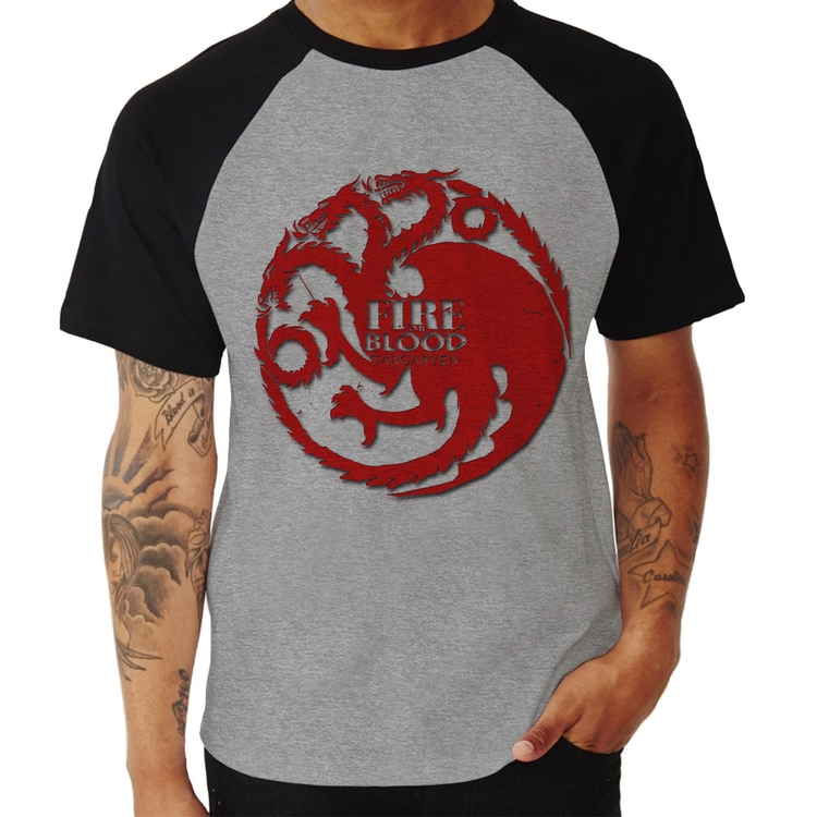 Camiseta Raglan Fire and Blood Targaryen - Cinza/Preto