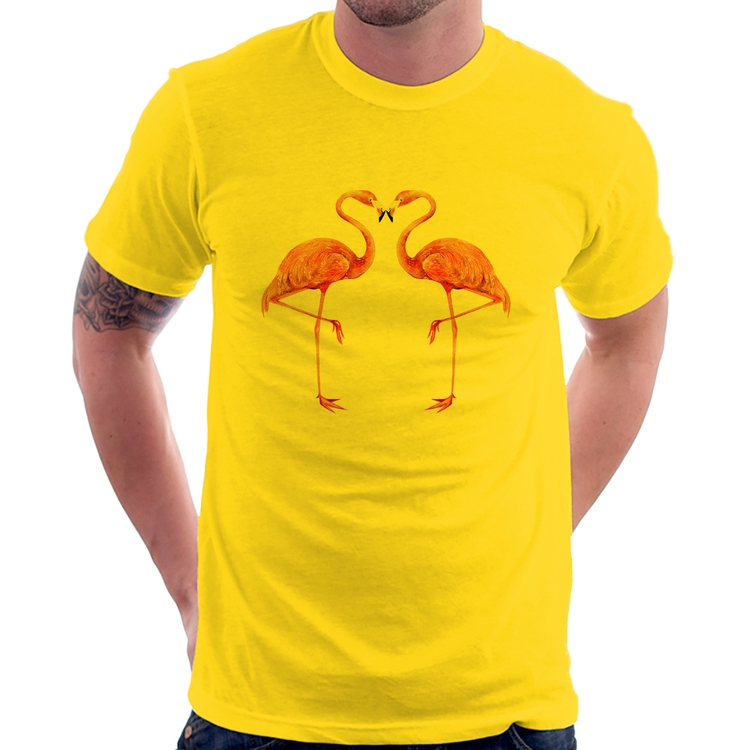Camiseta Flamingos coração - Amarela
