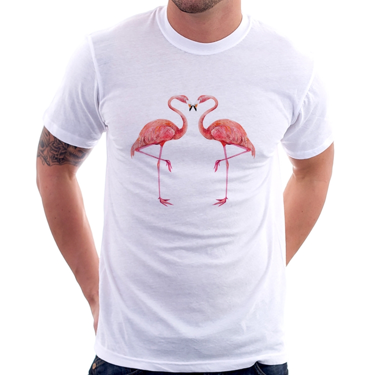 Camiseta Flamingos coração
