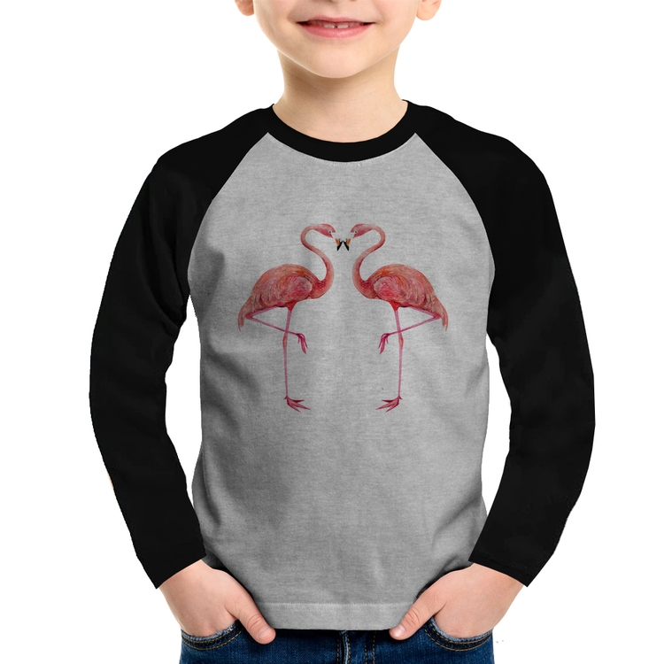 Camiseta Raglan Infantil Flamingos coração Manga Longa - Cinza/Preto