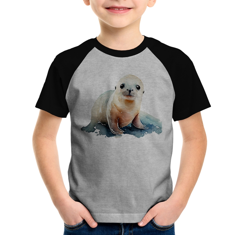 Camiseta Raglan Infantil Foca Bebê - Cinza/Preto