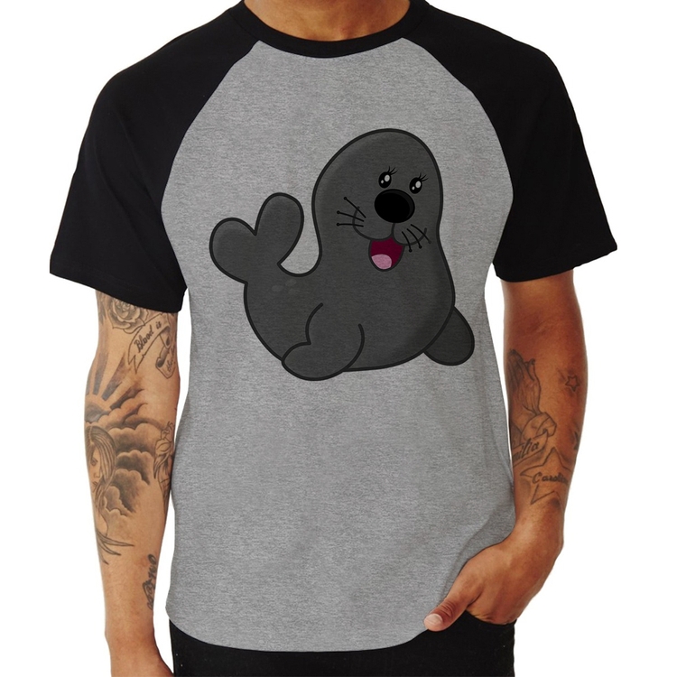 Camiseta Raglan Foca Feliz - Cinza/Preto