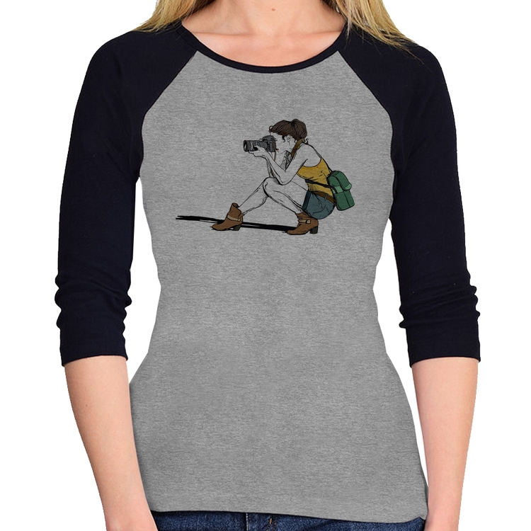 Baby Look Raglan Fotógrafa Desenho Manga 3/4 - Cinza/Preto