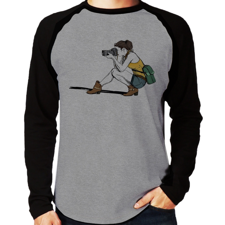 Camiseta Raglan Fotógrafa Desenho Manga Longa - Cinza/Preto