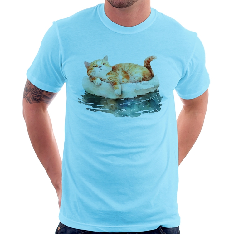 Camiseta Gatinho Relaxando na Bóia - Azul Bebê