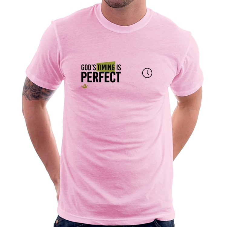 Camiseta God's timing is perfect - Rosa Bebê