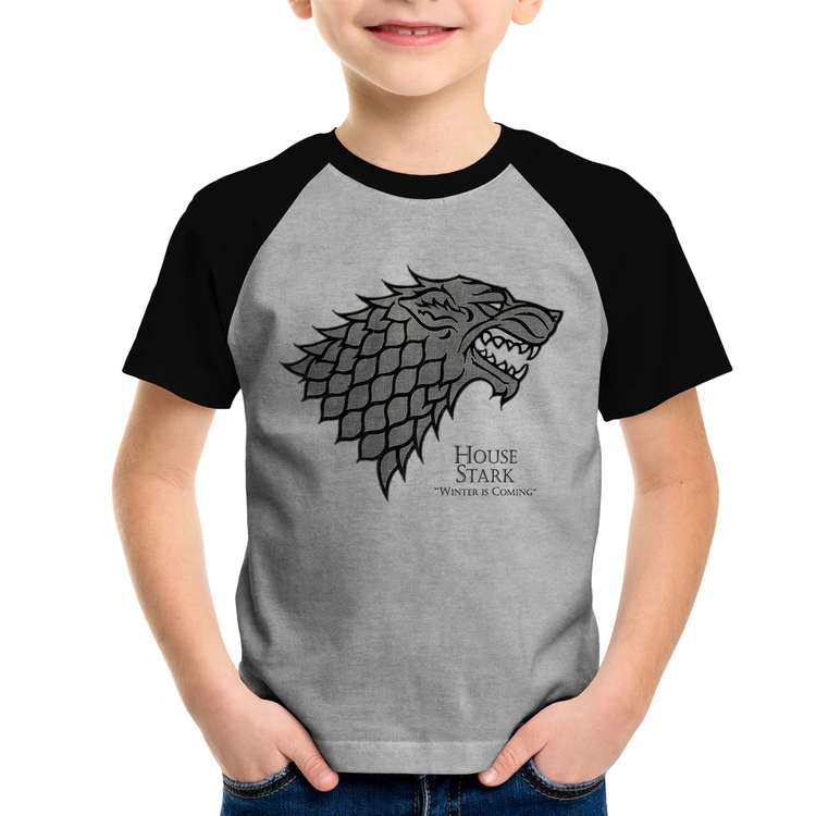 Camiseta Raglan Infantil House Stark: Winter is Coming - Cinza/Preto