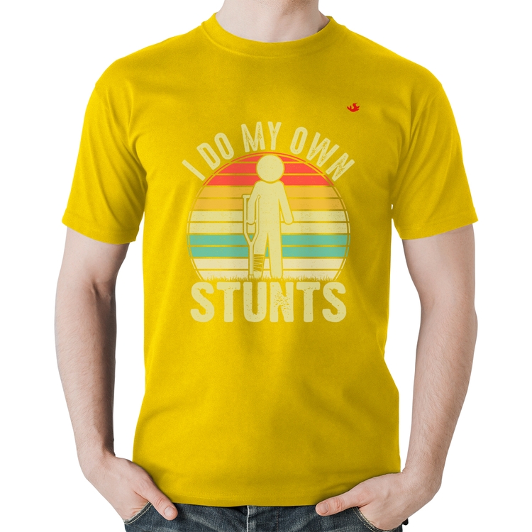 Camiseta Algodão I do my own stunts - Amarela
