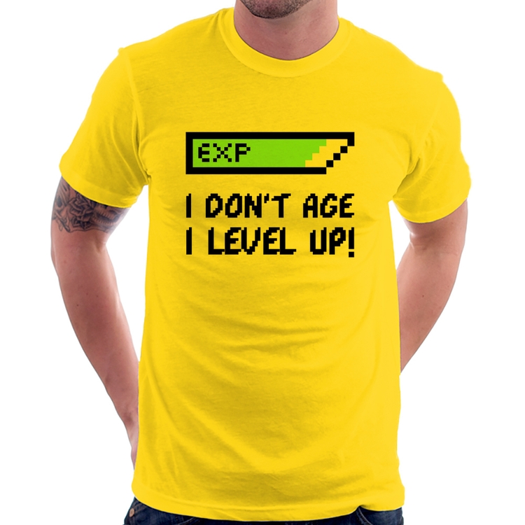 Camiseta I Don't Age, I Level Up - Amarela