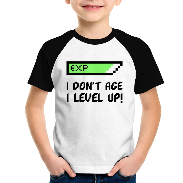Camiseta Raglan Infantil I Don't Age, I Level Up
