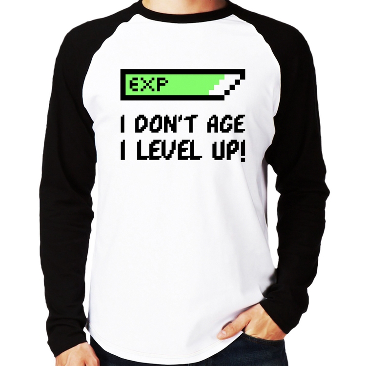 Camiseta Raglan I Don't Age, I Level Up Manga Longa