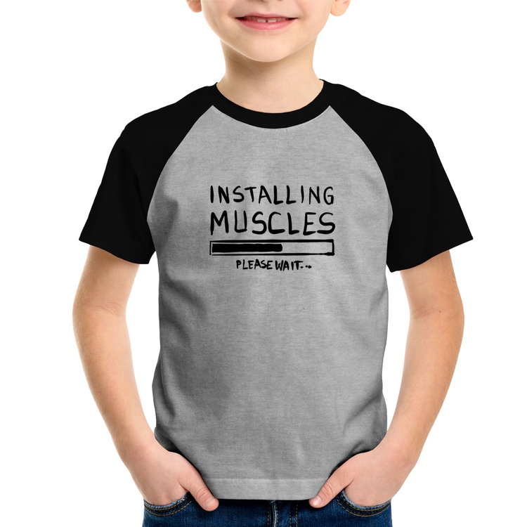 Camiseta Raglan Infantil Installing Muscles - Cinza/Preto