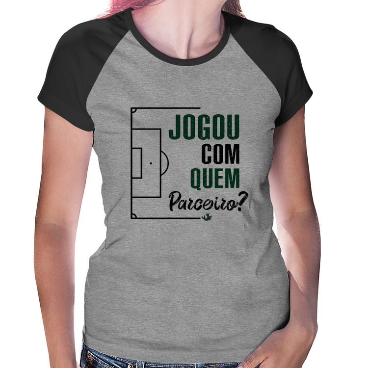 Baby Look Raglan Jogou com quem parceiro? - Cinza/Preto