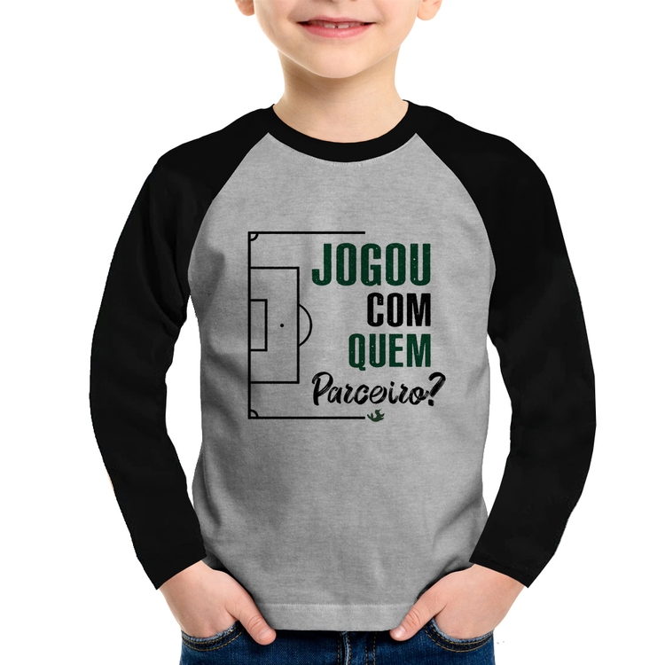 Camiseta Raglan Infantil Jogou com quem parceiro? Manga Longa - Cinza/Preto