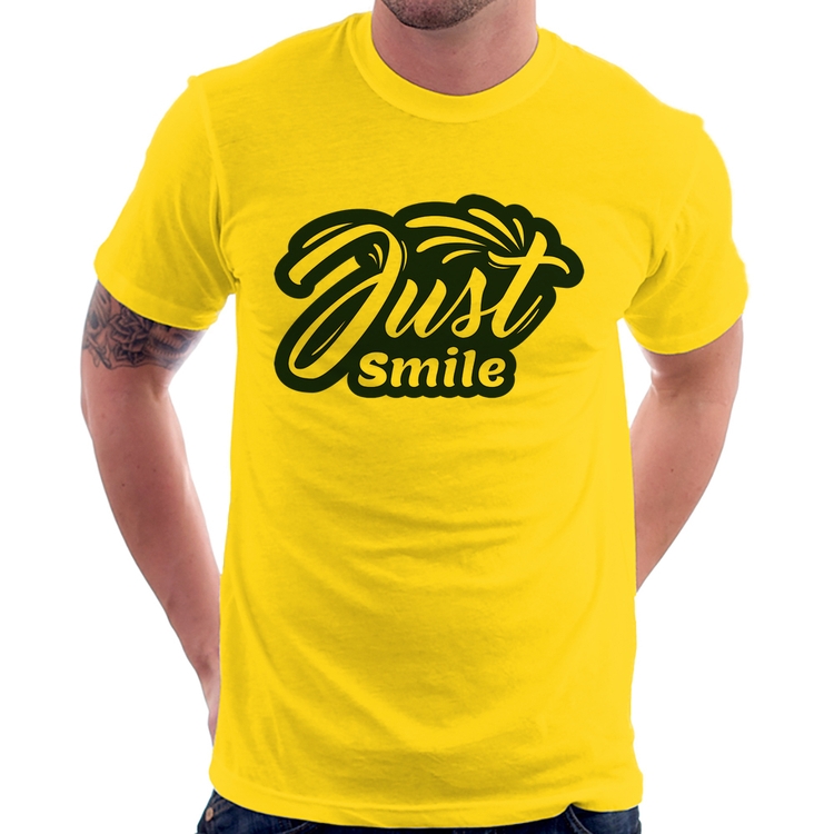 Camiseta Just Smile - Amarela